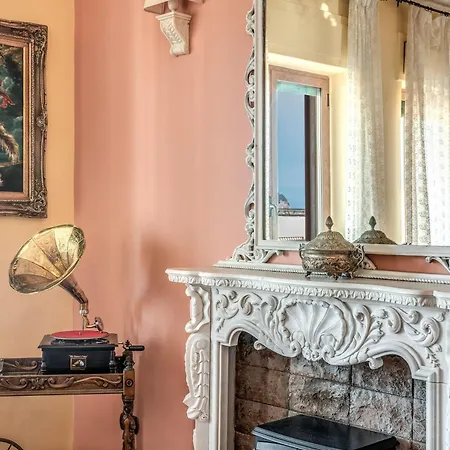 La Musica In The Heart Of Sorrento, 100 M From Station Apartment Exterior photo